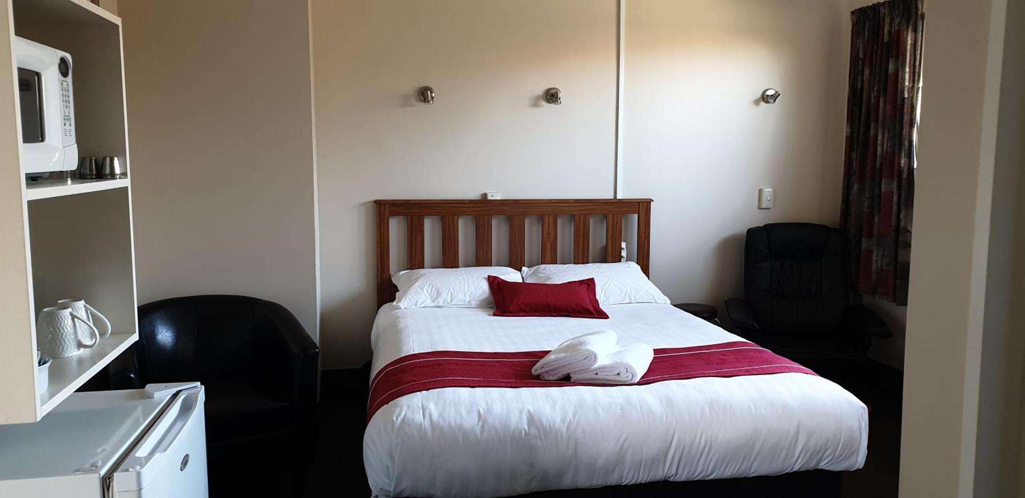 Commodore Motor Lodge Ашбъртън Екстериор снимка