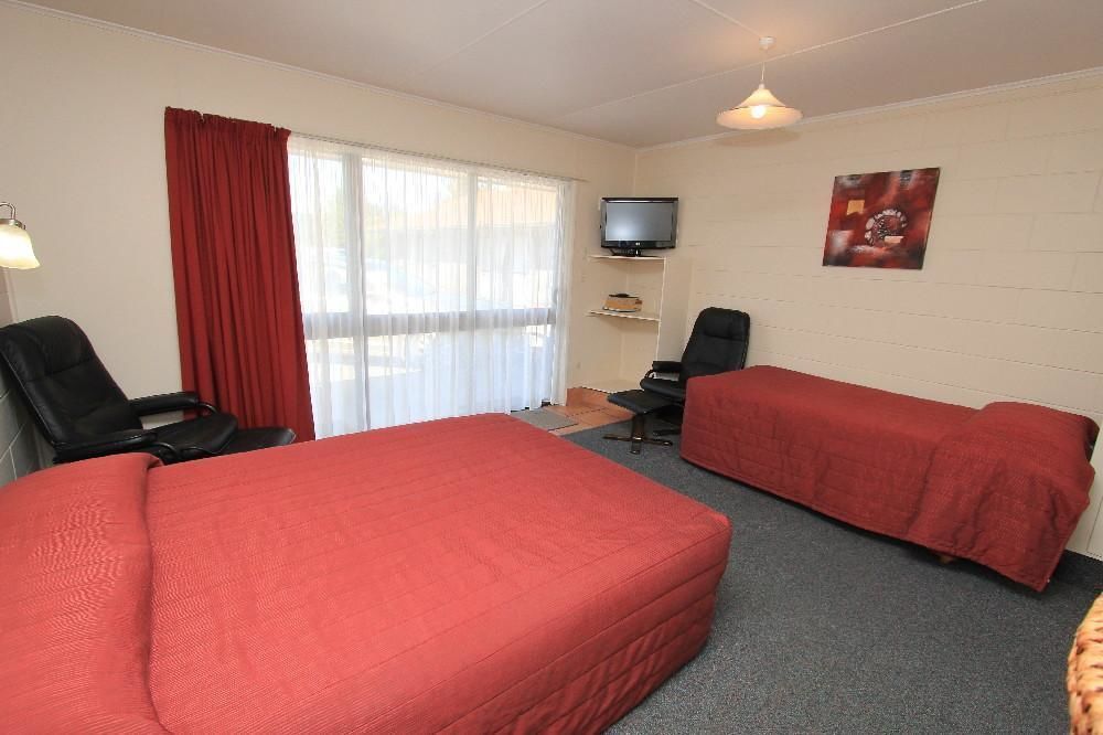Commodore Motor Lodge Ашбъртън Екстериор снимка